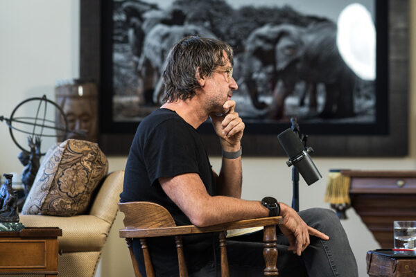 Arnold Schwarzenegger_Ep784____Carausel_910x607-8