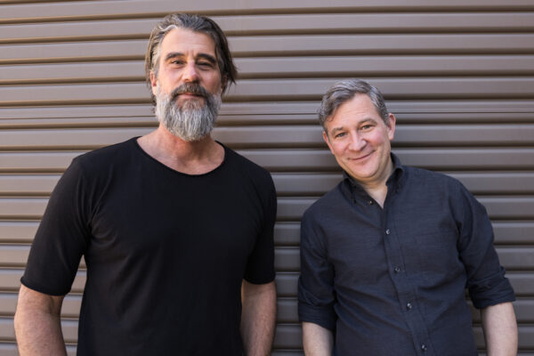 DAN HARRIS_Ep904____Carousel_910x607-1