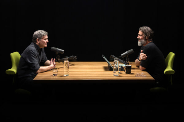 DAN HARRIS_Ep904____Carousel_910x607-6