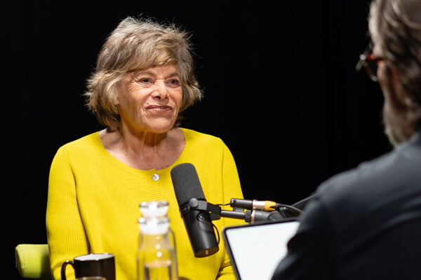 Dr Ellen Langer_Ep813____Carousel_910x607-7