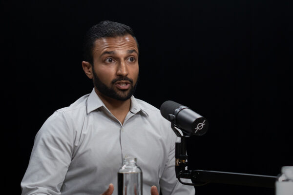 DR. MATTHEW NAGRA_Ep915____Carausel_910x607_2