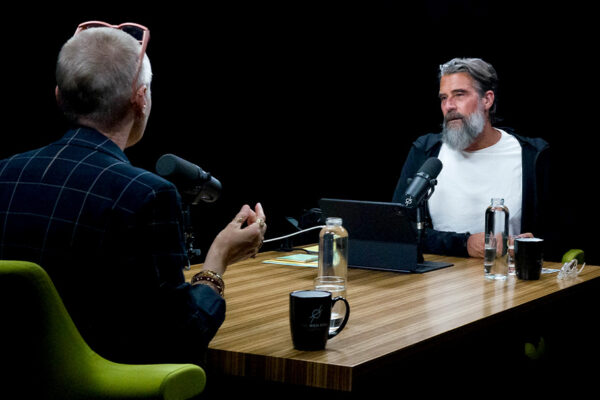 ELIZABETH GILBERT_Ep935____Carousel_910x607-6