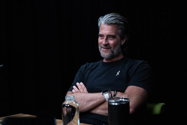 EMILY HARRINGTON_Ep940____Carausel_910x607-5