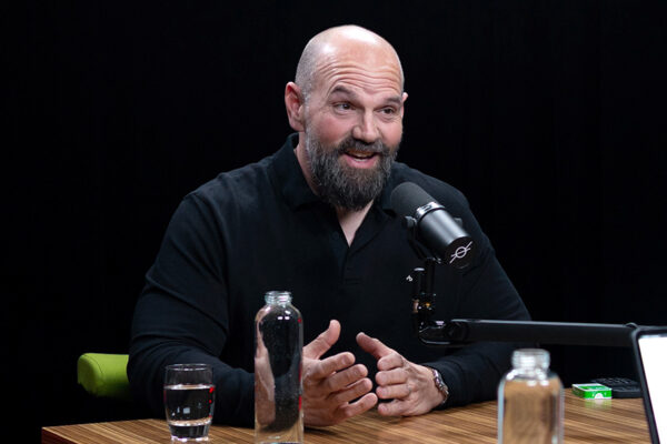 ETHAN SUPLEE_Ep918____Carousel_910x607-9