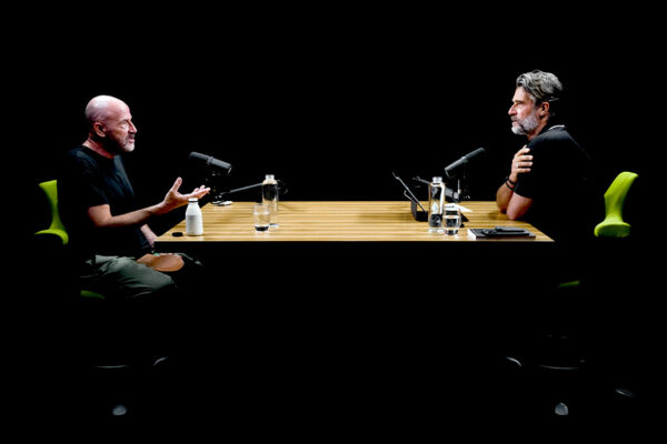 JAMES FREY_Ep930____Carousel_910x607-5