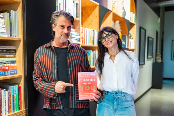 JILLIAN TURECKI_Ep951____Carausel_910x607-8