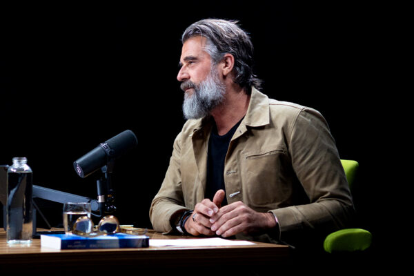 JIM MURPHY_Ep927____Carousel_910x607-11