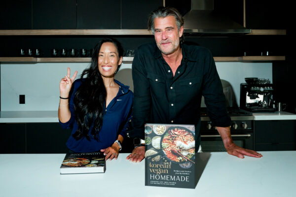 JOANNE MOLINARO_Ep942____Carousel_910x607-1