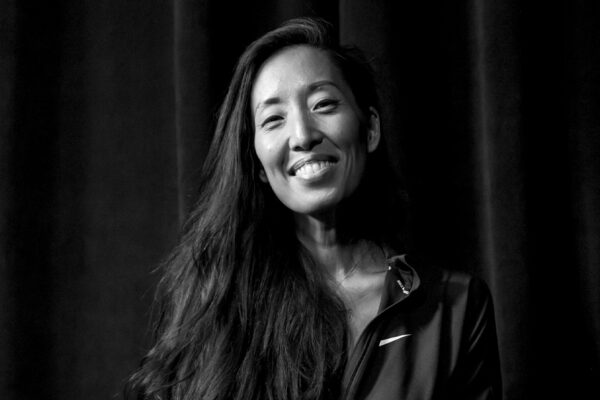 JOANNE MOLINARO_Ep942____Carousel_910x607-3