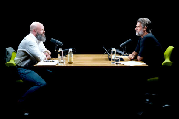 JOHN W. PRICE_Ep939____Carousel_910x607-5