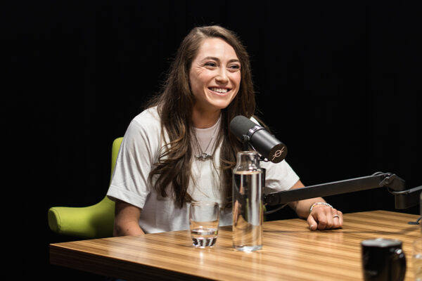 KATE COURTNEY_Ep907____Carousel_910x607-12