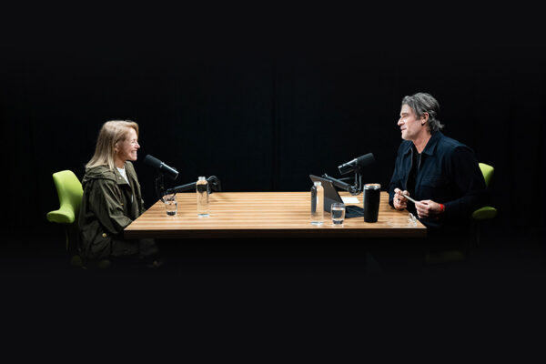 KATIE COURIC_Ep949____Carausel_910x607-7