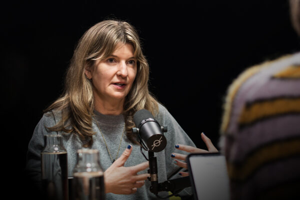 KY DICKENS_Ep906____Carausel_910x607_2