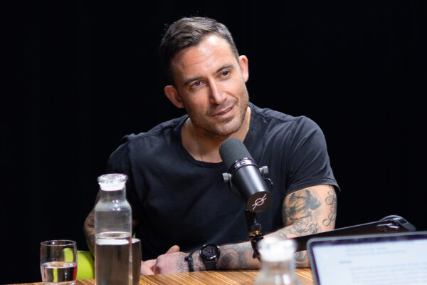 Michael Chernow_Ep842____Carousel_910x607-5