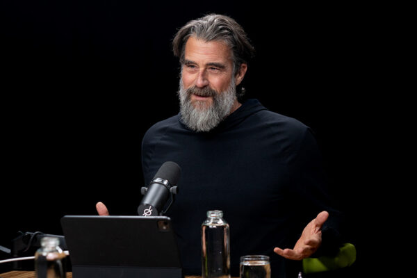 MIKE BIRBIGLIA_Ep912____Carousel_910x607-8