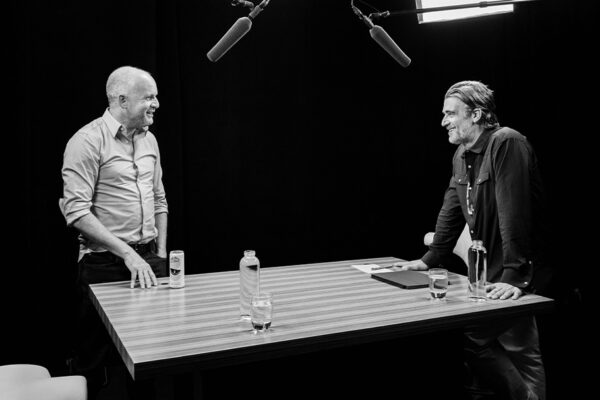 OLIVER BURKEMAN_Ep951____Carausel_910x607-10