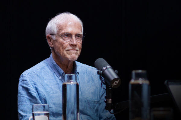 PAUL HAWKEN_Ep908____Carausel_910x607_2