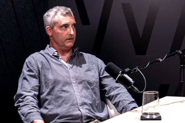 PETER CARLISLE_Ep925____Carousel_910x607-6