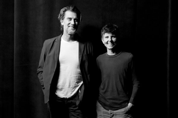 TIG NOTARO_Ep948____Carousel_910x607-3